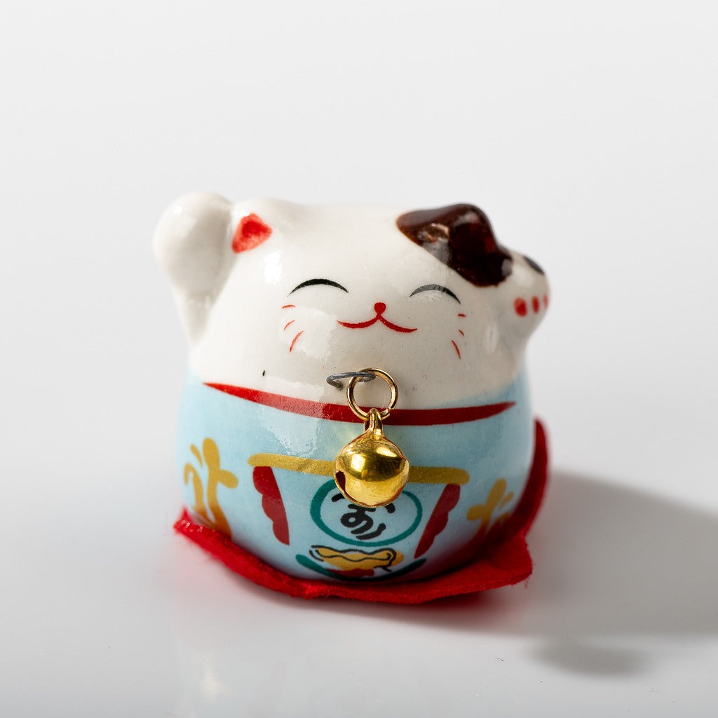mini maneki neko feliz