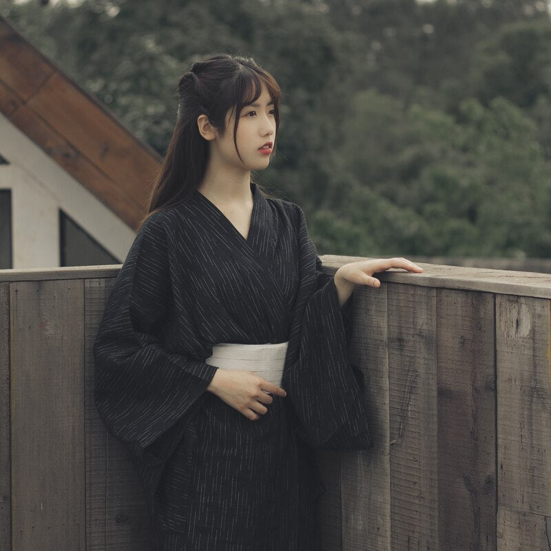 Amplificador dos semanas León Kimono negro | Mi Kimono - mi-kimono